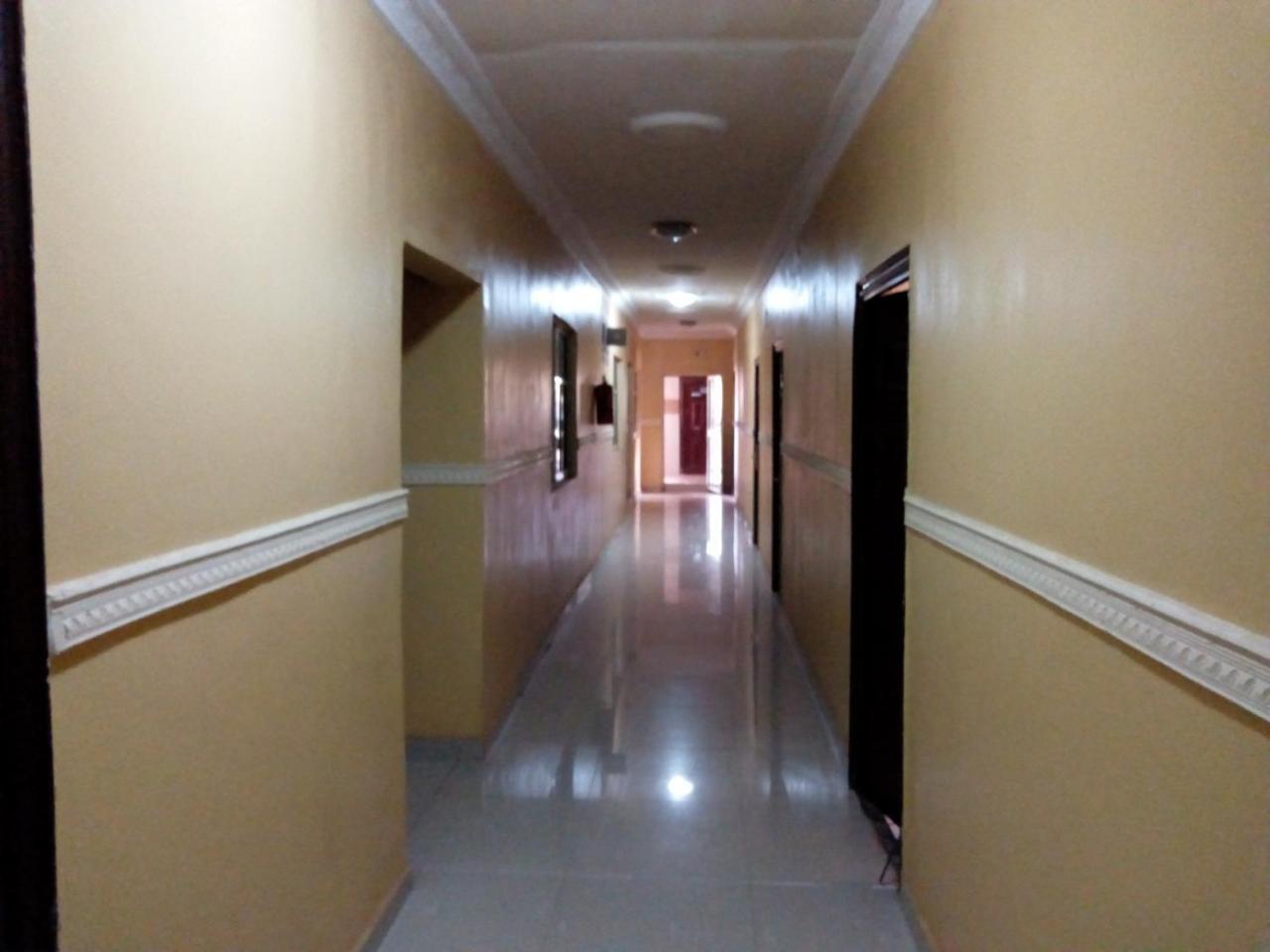 Gen-Preston Hotel And Suites Papalanto Exterior foto